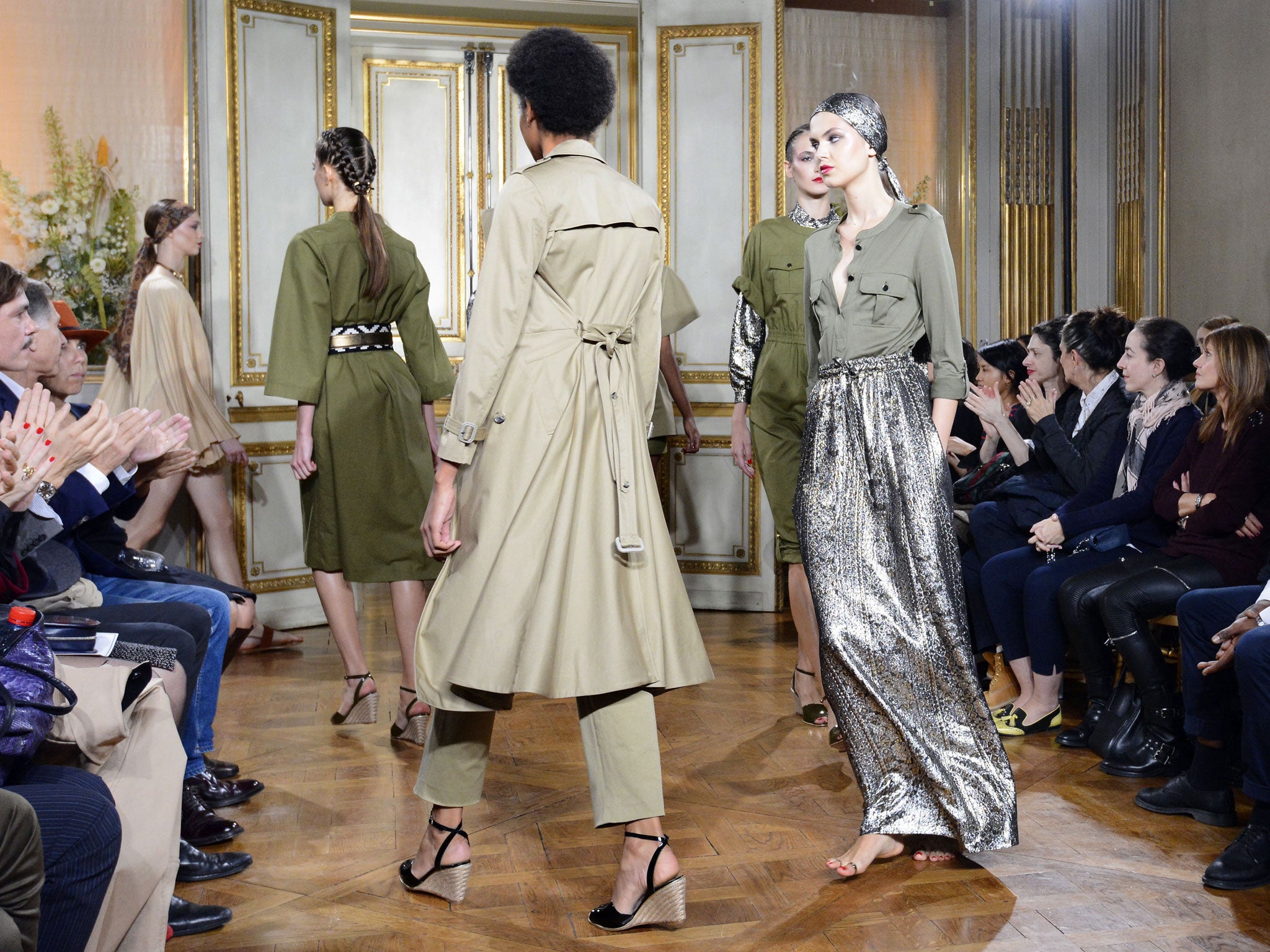 Vanessa Seward's 2016 Spring/Summer ready-to-wear collection was shown at the Grand Palais in Paris