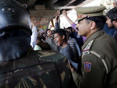 At least 10 die as caste wars break out in India