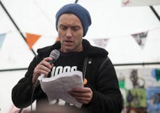 Jude Law urges Cameron to let children in Calais camp into the UK