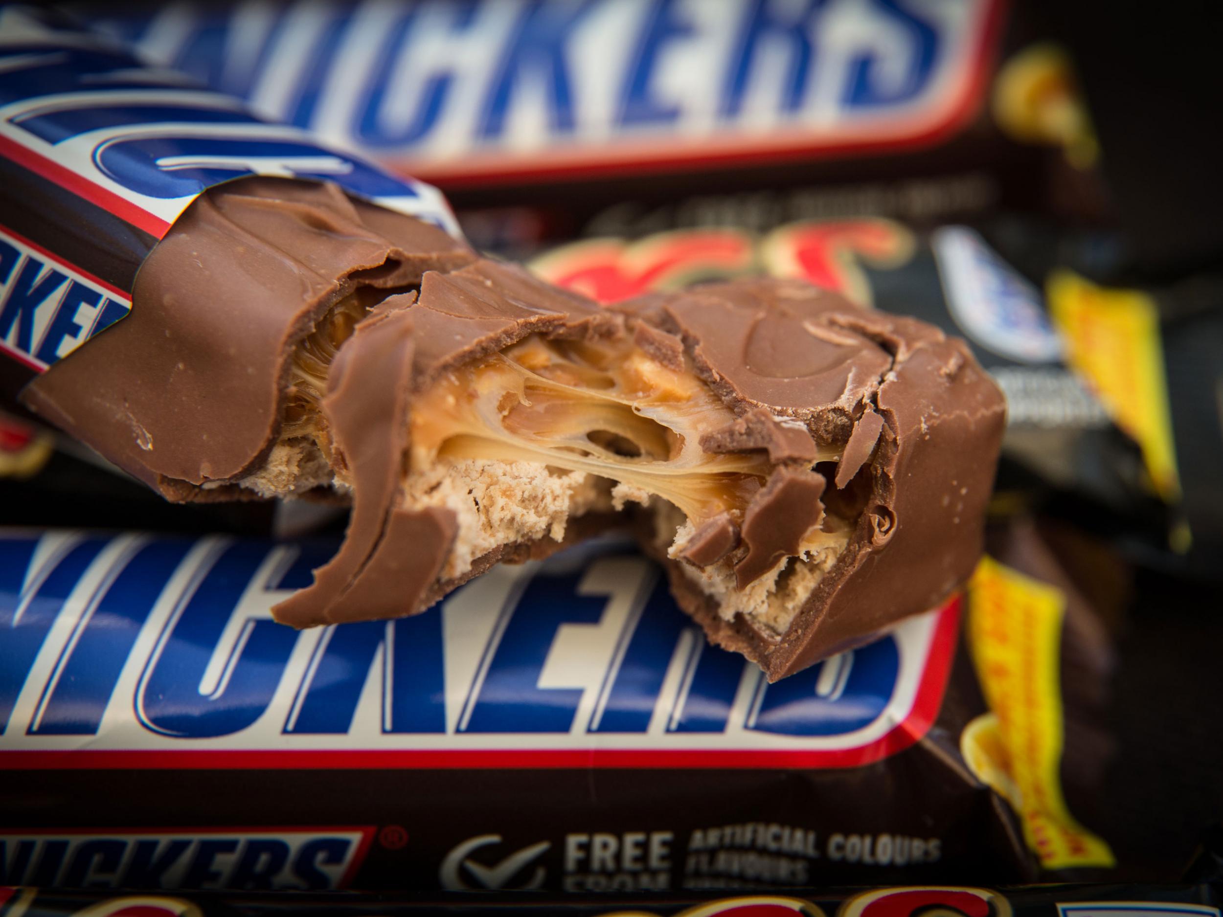 The Mars company, which owns Mars and Snickers, has announced a recall of chocolate products in 55 countries following the discovery of bits of plastic in a chocolate bar produced in one of the company's plants in Holland.