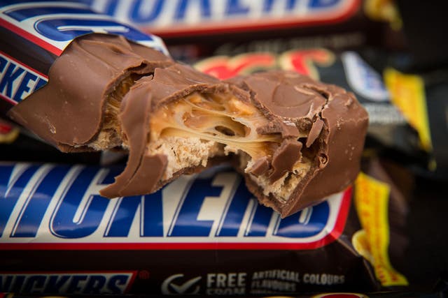 The Mars company, which owns Mars and Snickers, has announced a recall of chocolate products in 55 countries following the discovery of bits of plastic in a chocolate bar produced in one of the company's plants in Holland.