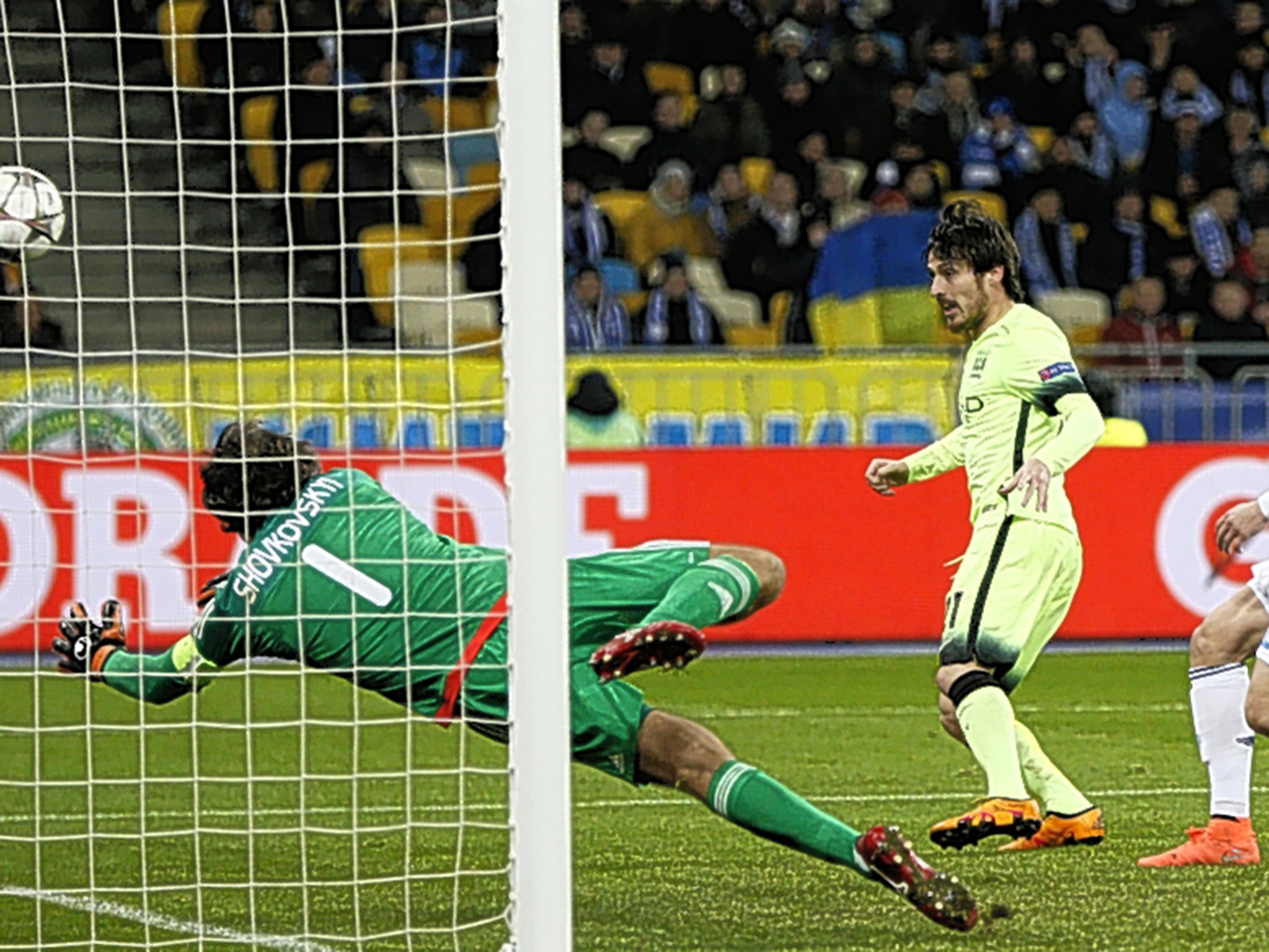 David Silva finishes off a brilliant move for Manchester City’s second goal
