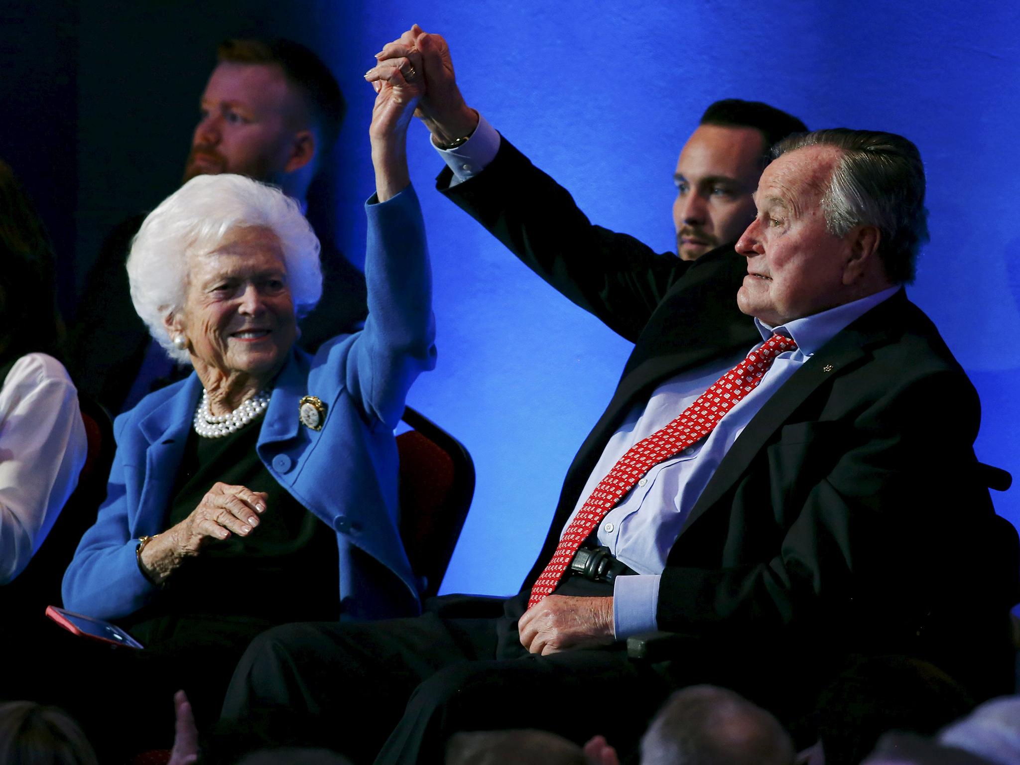 Barbara Bush with her husband George in Houston in 2016 at the CNN presidential candidate debate