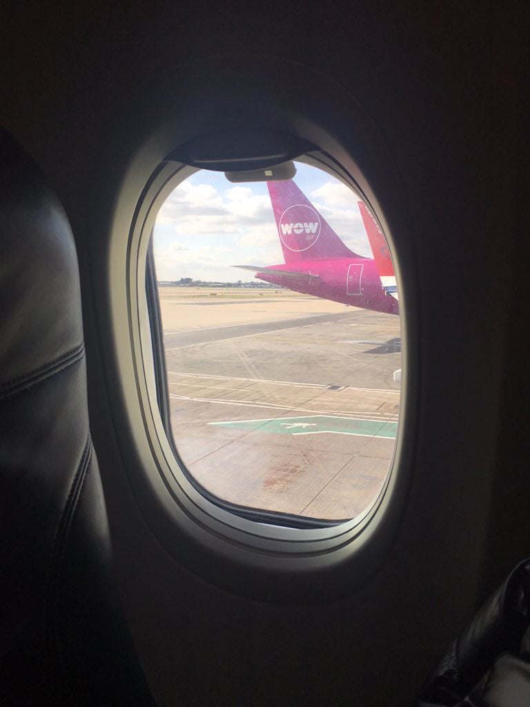 Planes were stuck in a queue waiting for the runway to be cleared (image c/o Claire Rowland)