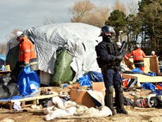 Calais Jungle evicted by police with tear gas and rubber bullets
