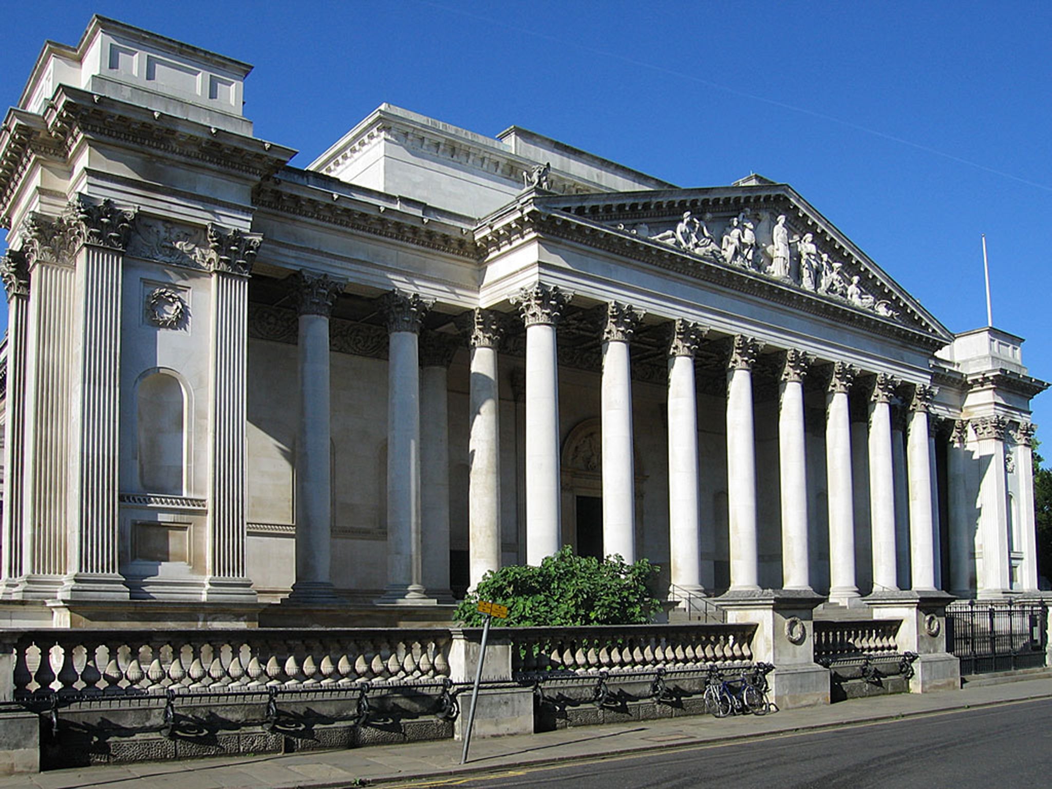 Cambridge's Fitzwilliam Museum was another of the institutions targeted in a series of break-ins (Getty)