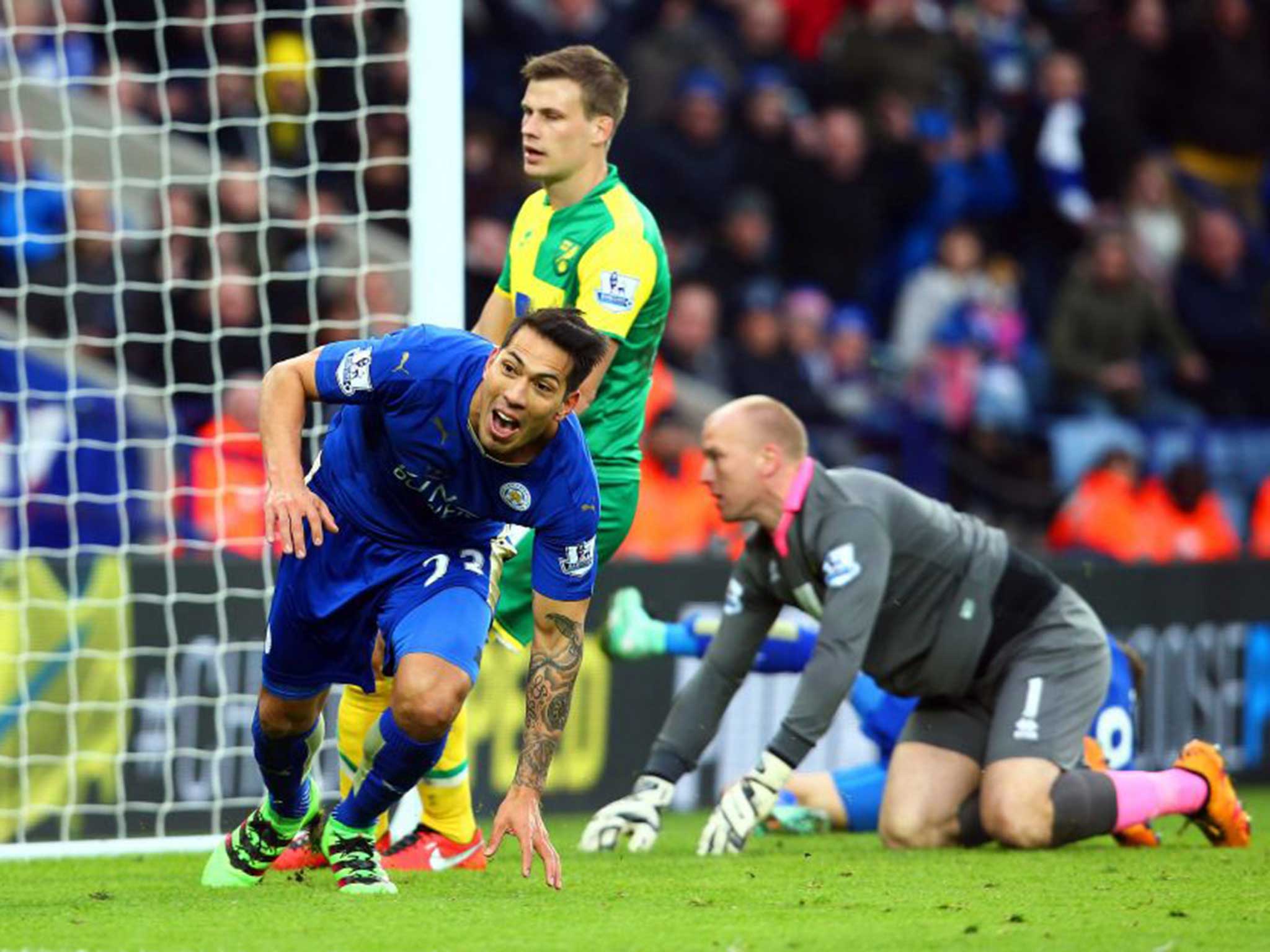 Leonardo Ulloa celebrates scoring Leicester’s late winner against Norwich on Saturday