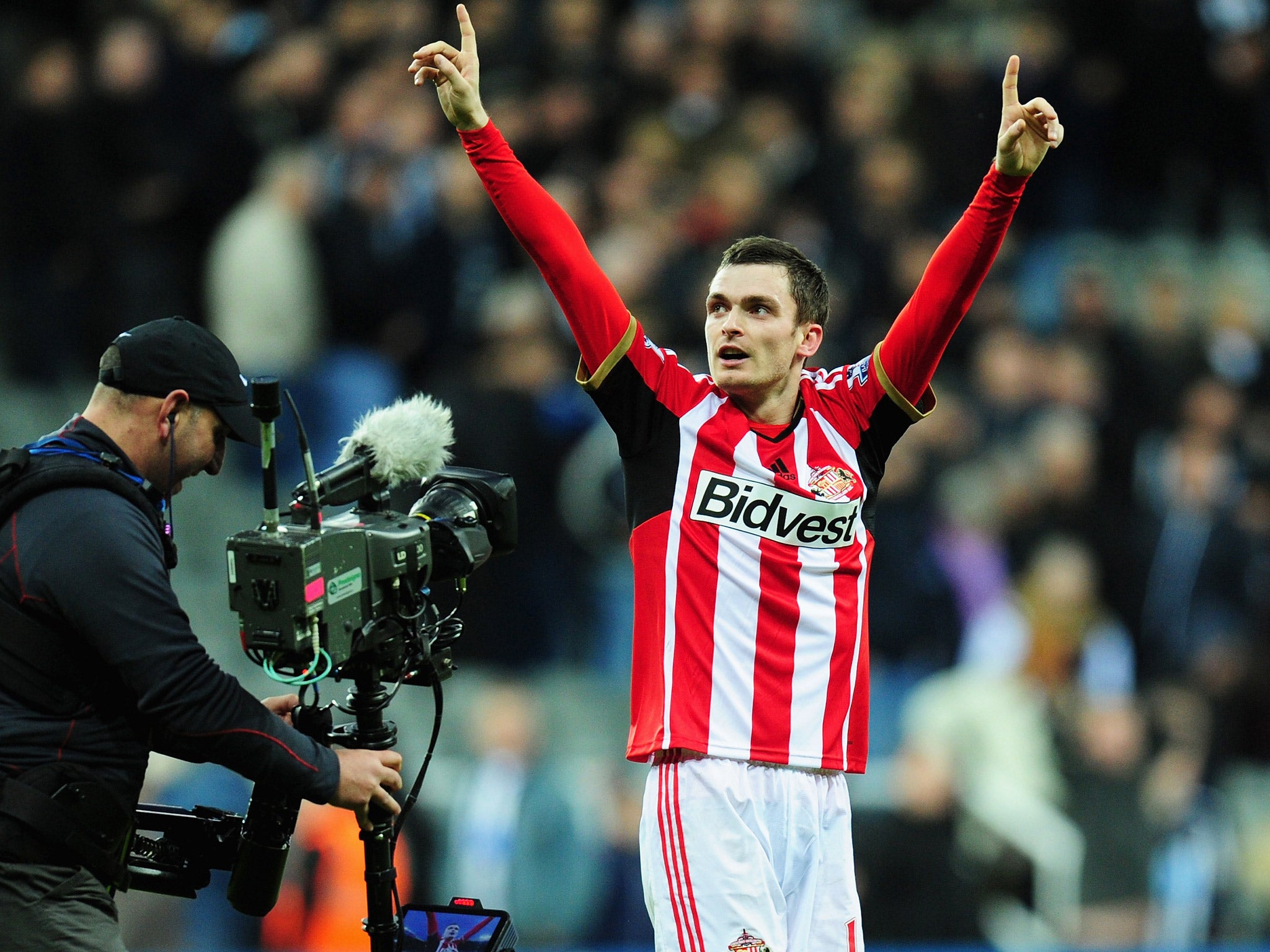 Footballer Adam Johnson sent more than 800 sexual messages to a 15-year-old girl