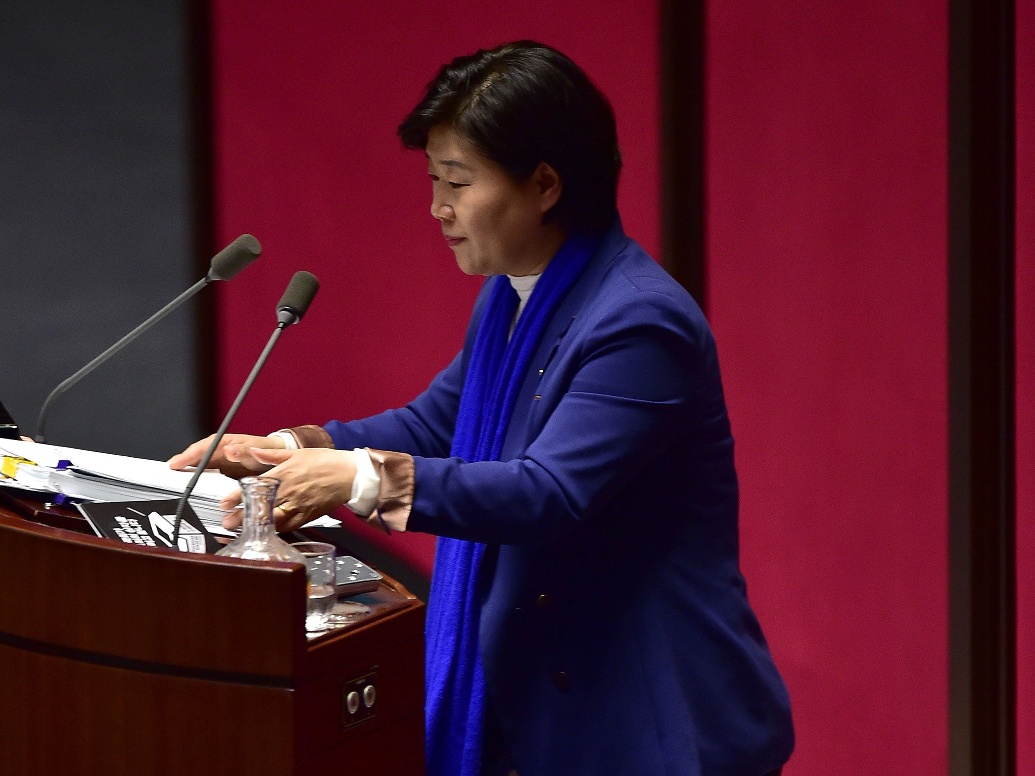 Seo Young-Kyo delivers a speech as part of the filibuster