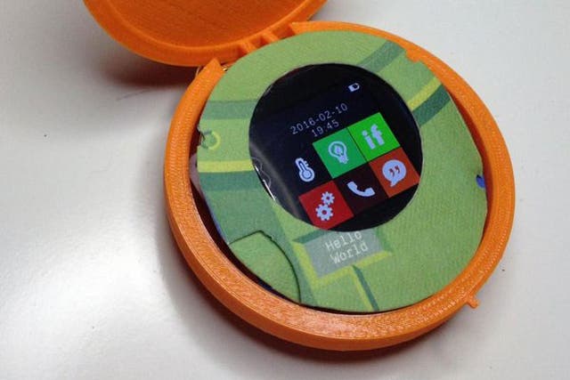 An early 3D printed model of the Cyrcle smartphone