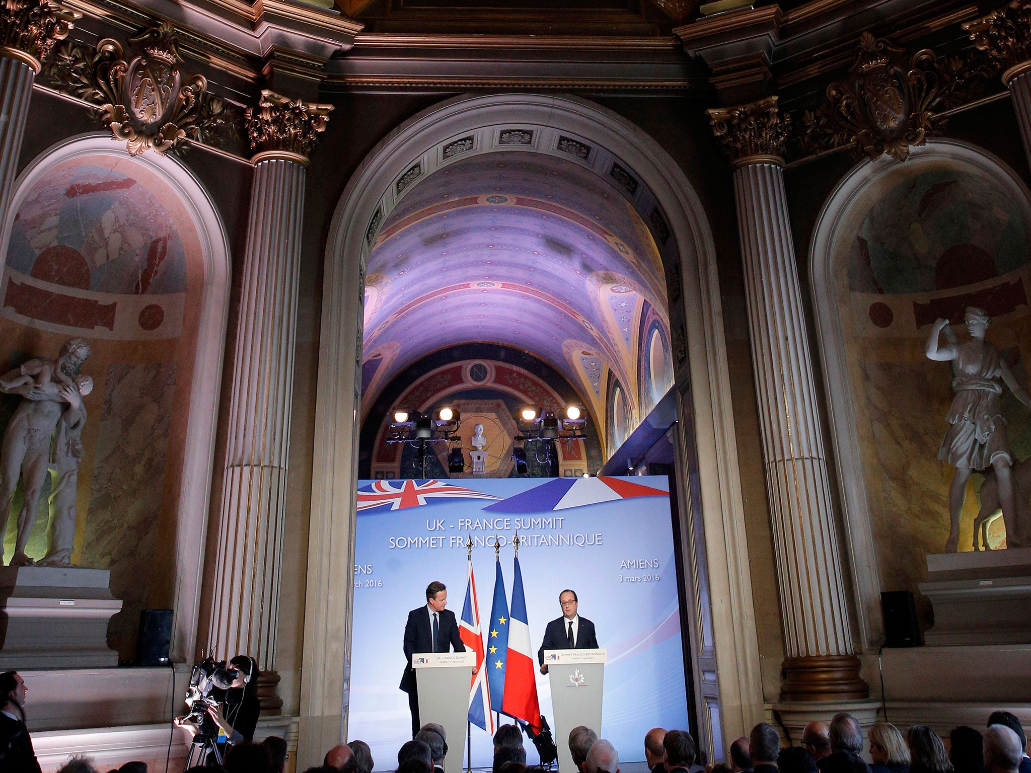 David Cameron and François Hollande in the Musée de Picardie in Amiens after the 34th Franco-British summit