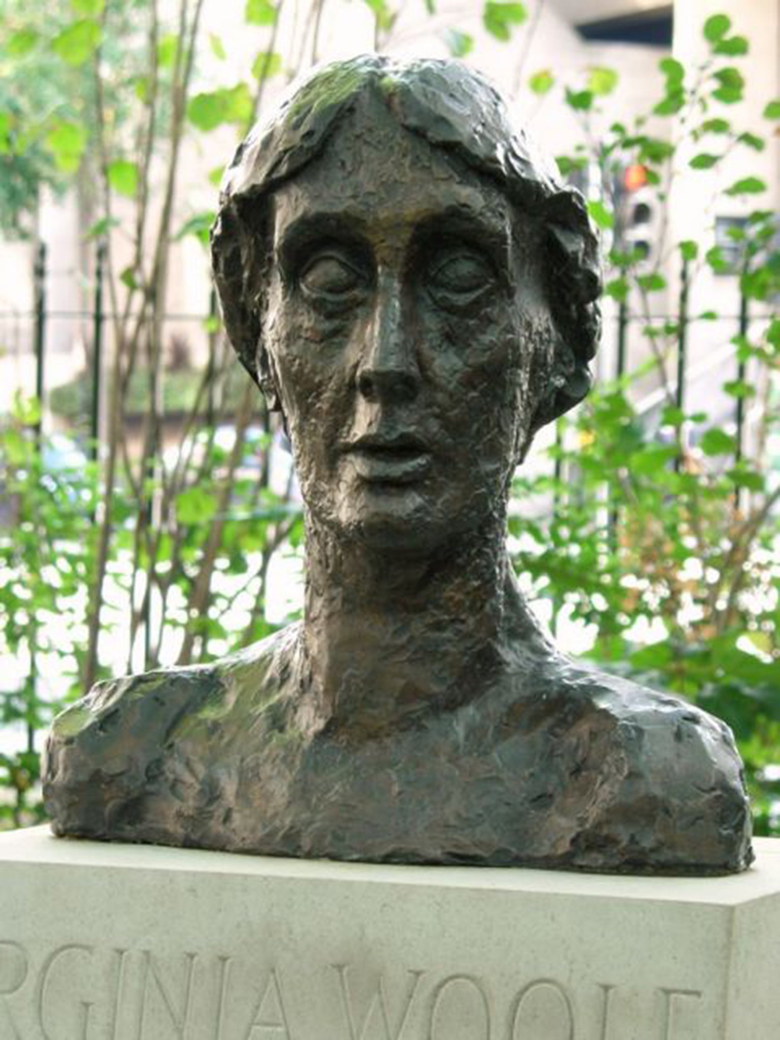 Virginia Woolf, writer