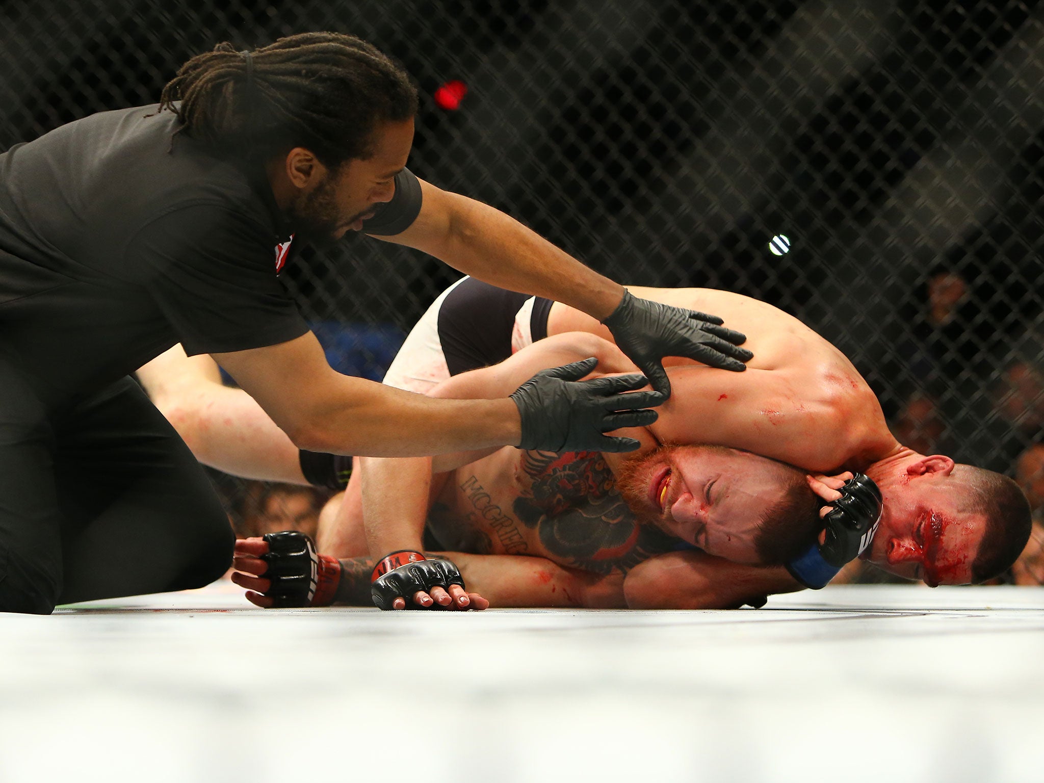 Conor McGregor taps out to Nate Diaz at UFC 196