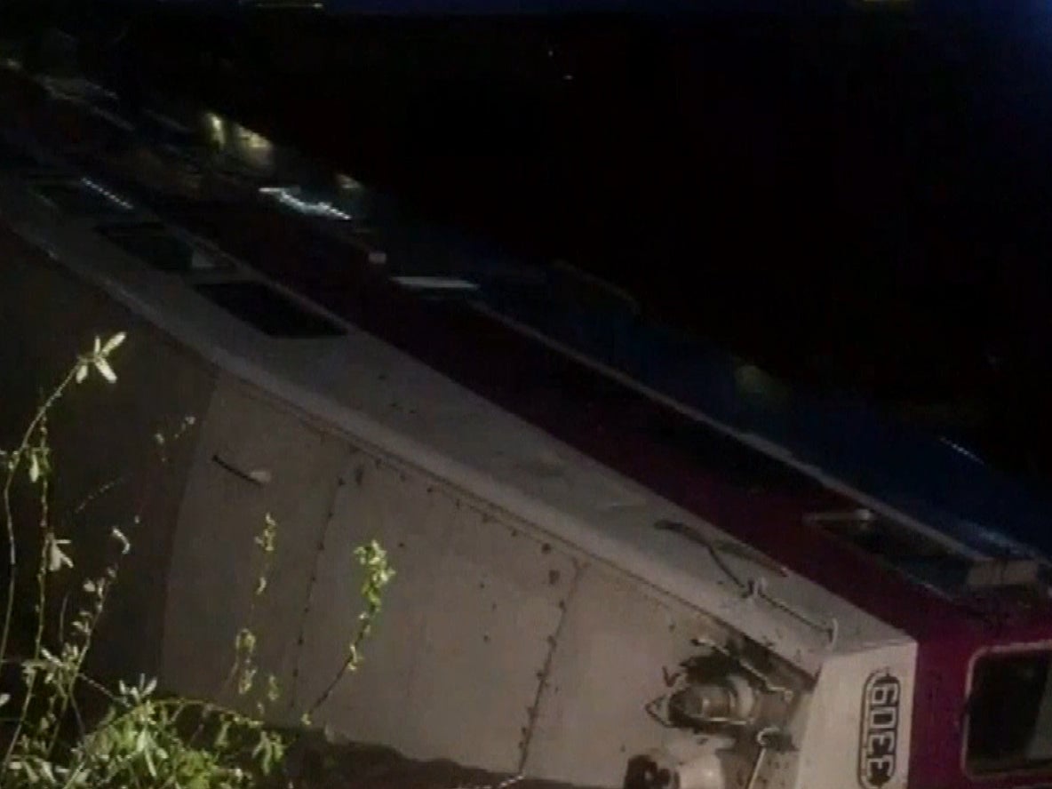 California train derails leaving 14 people injured