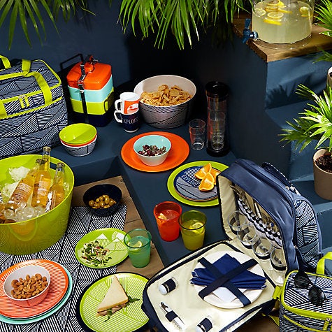 Summer in style: brighten up picnics with the right accessories