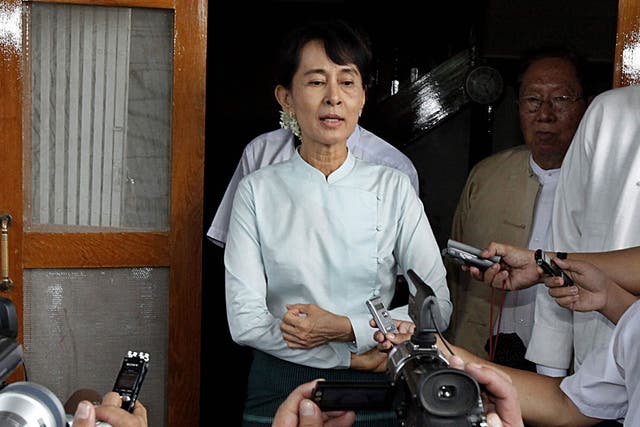 For the past several weeks Suu Kyi is believed to have held closed door talks with the powerful military generals to suspend a constitutional clause that bars her from presidency