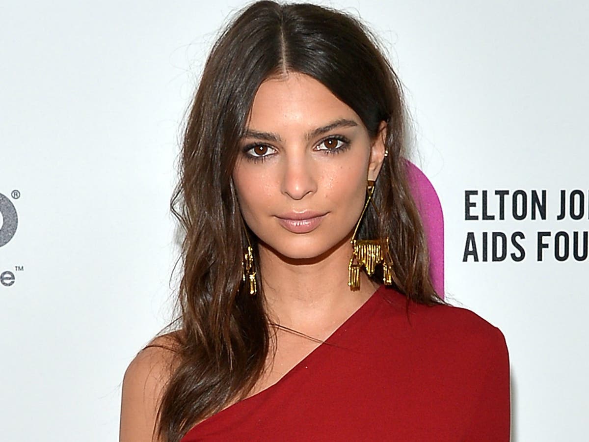 Emily Ratajkowski Shared A Nude Picture Of Herself To 