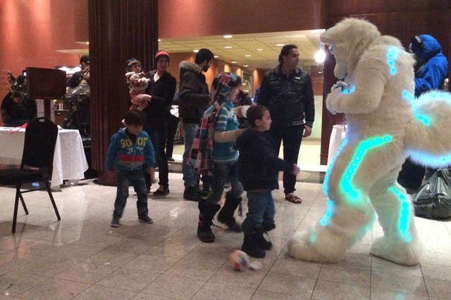 Syrian kids dance with joy after being placed in same hotel as Furries