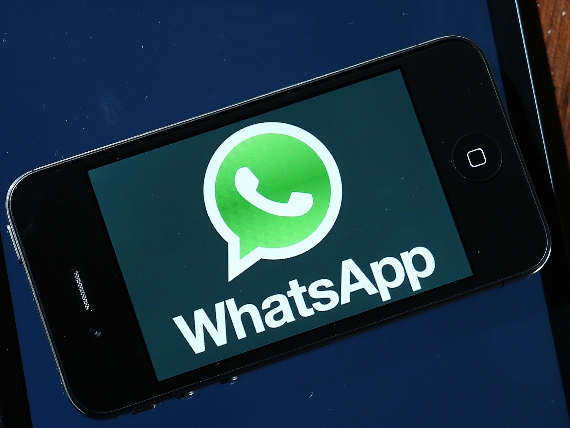  WhatsApp  update includes easier photo sharing PDF support 
