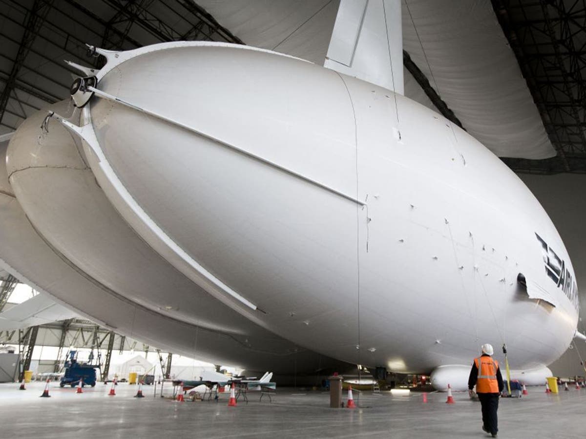 Airlander 10: World's largest aircraft prepares to take to the skies ...