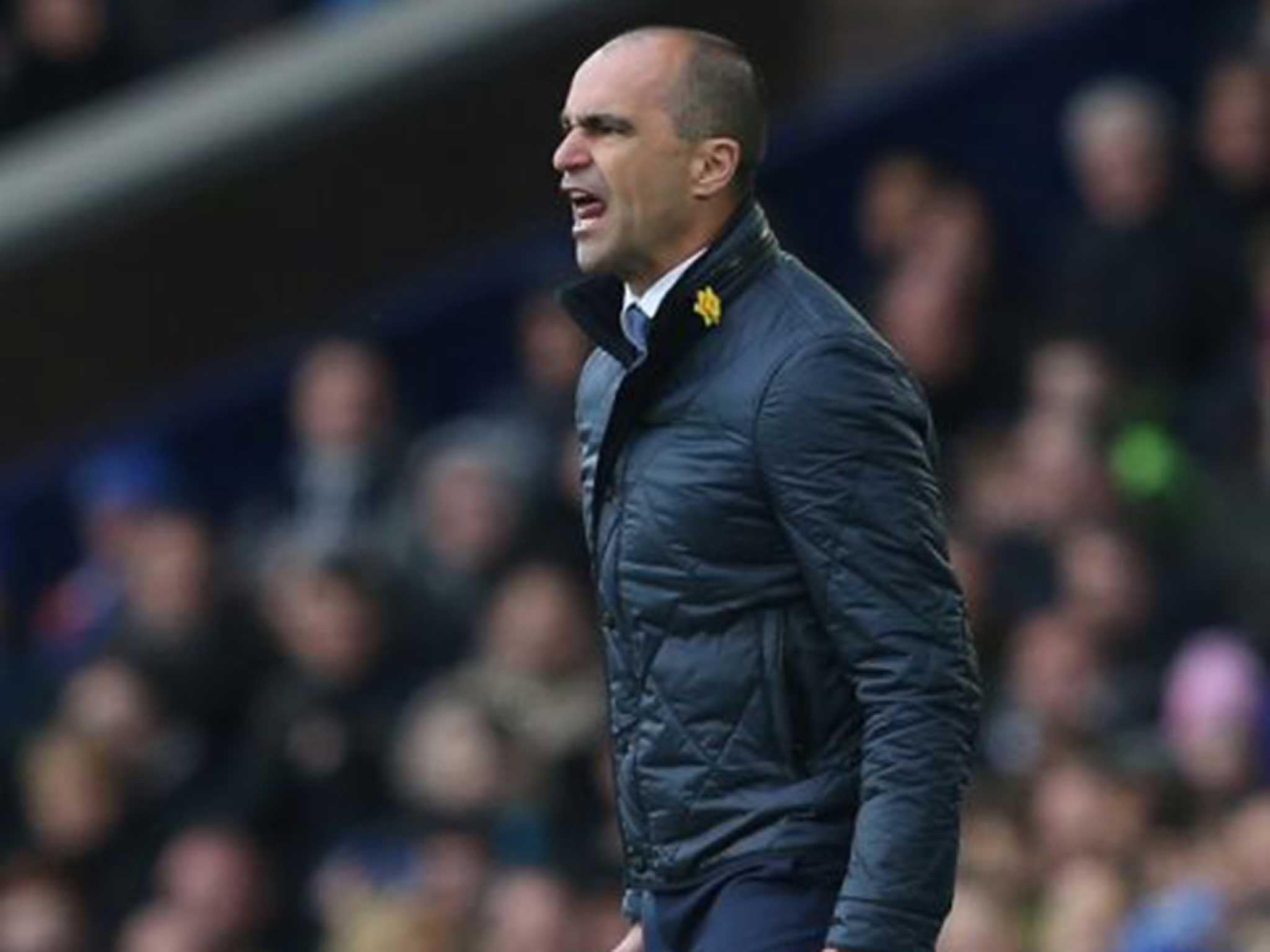 Everton manager Roberto Martinez gets animated at the touchline