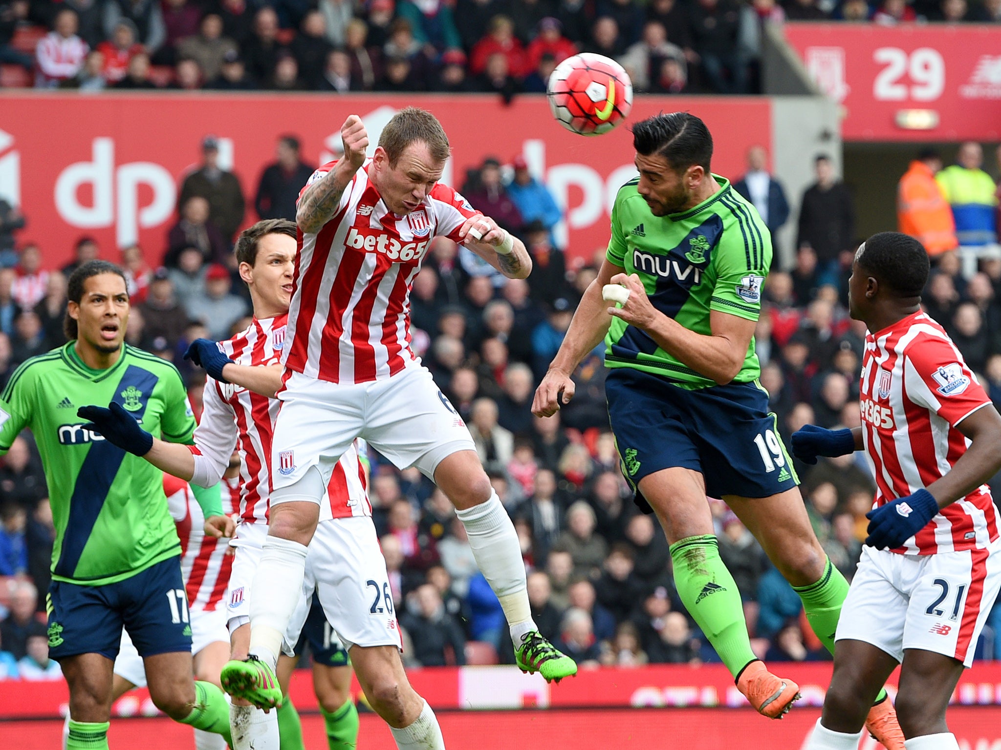 Southampton striker Graziano Pelle heads home the opening goal