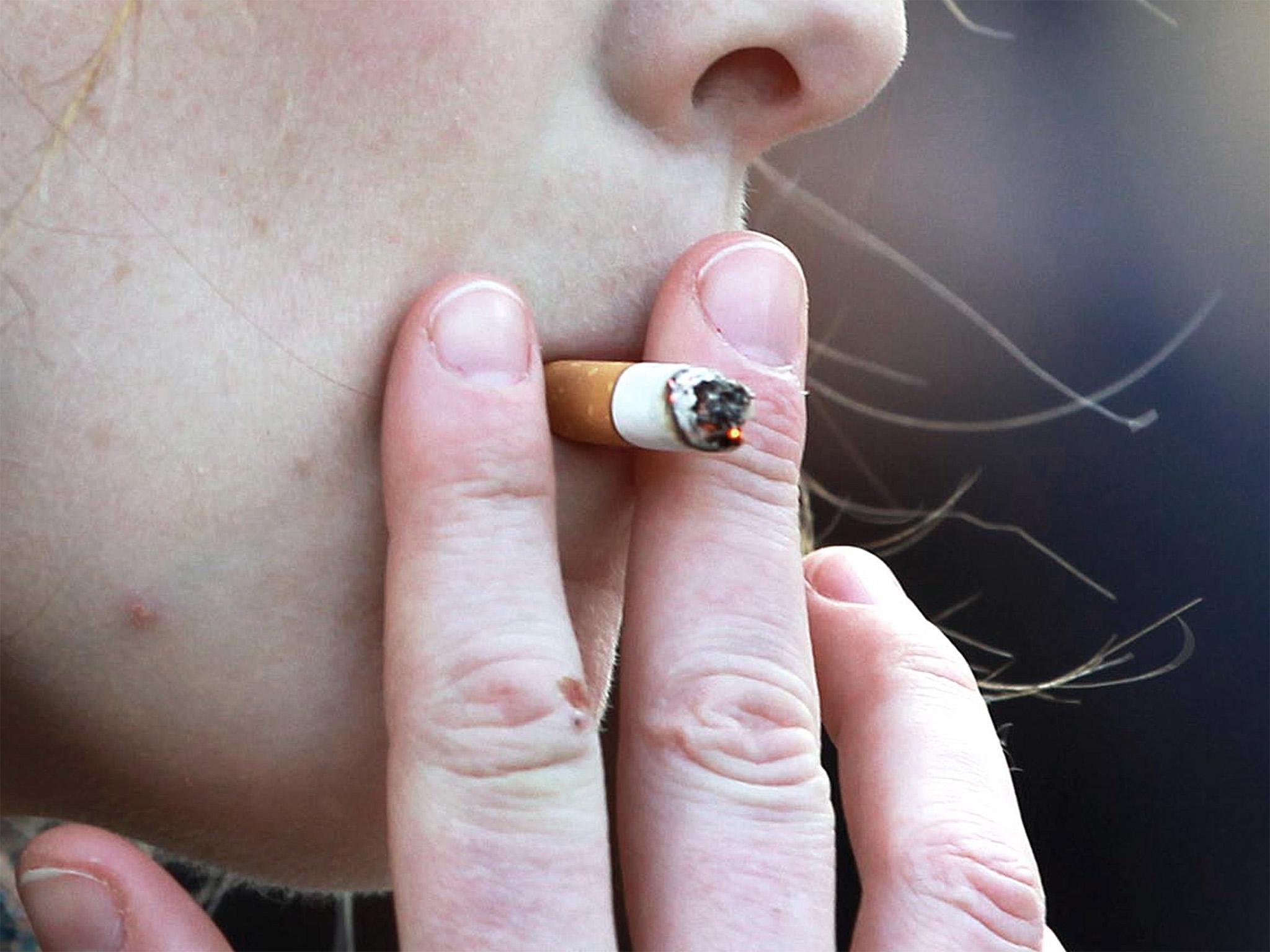 Californian governor Jerry Brown has approved raising the legal age to buy tobacco from 18 to 21.