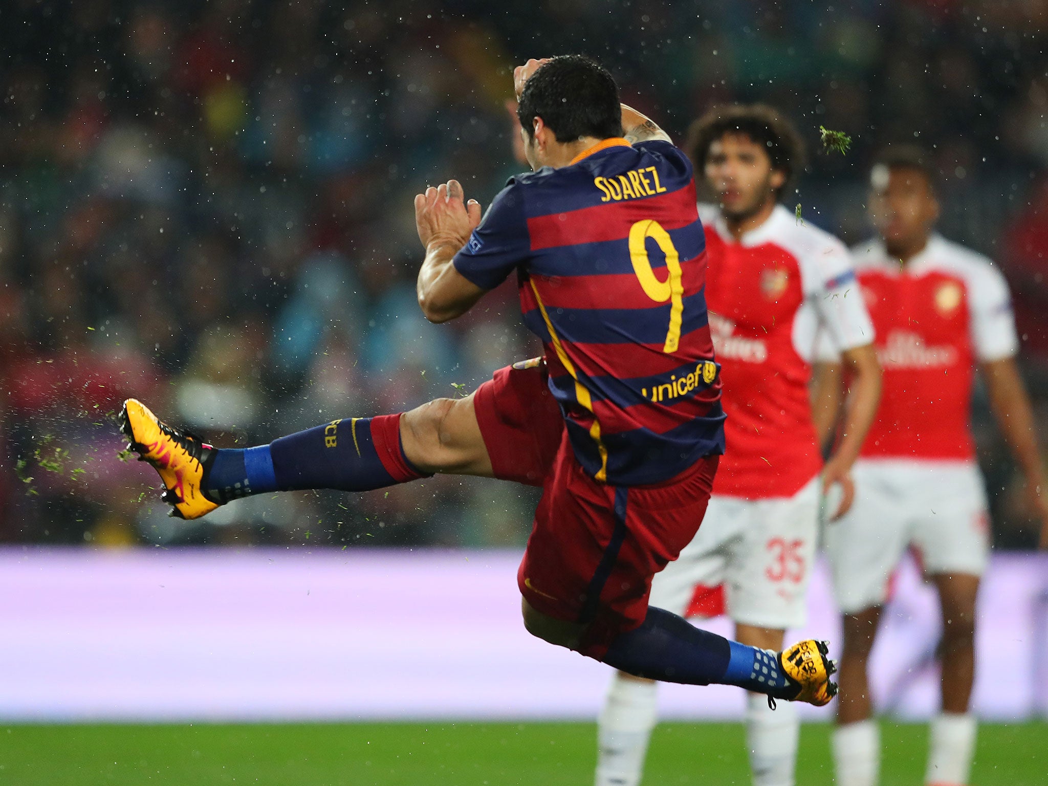 Luis Suarez strikes against Arsenal