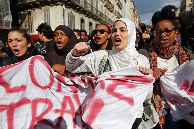 Students demonstrate over proposed reforms to French labour laws