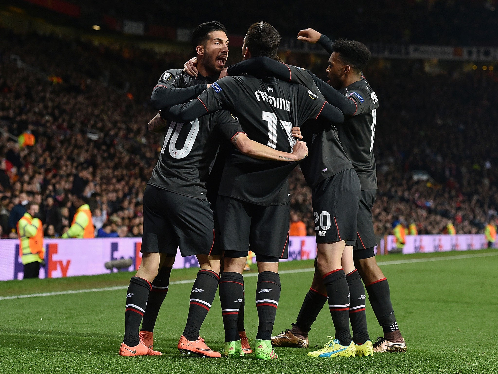 Liverpool celebrate Coutinho's goal