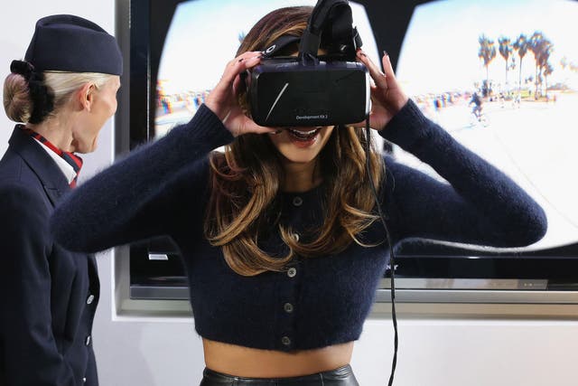 Nicole Scherzinger tries out virtual reality
