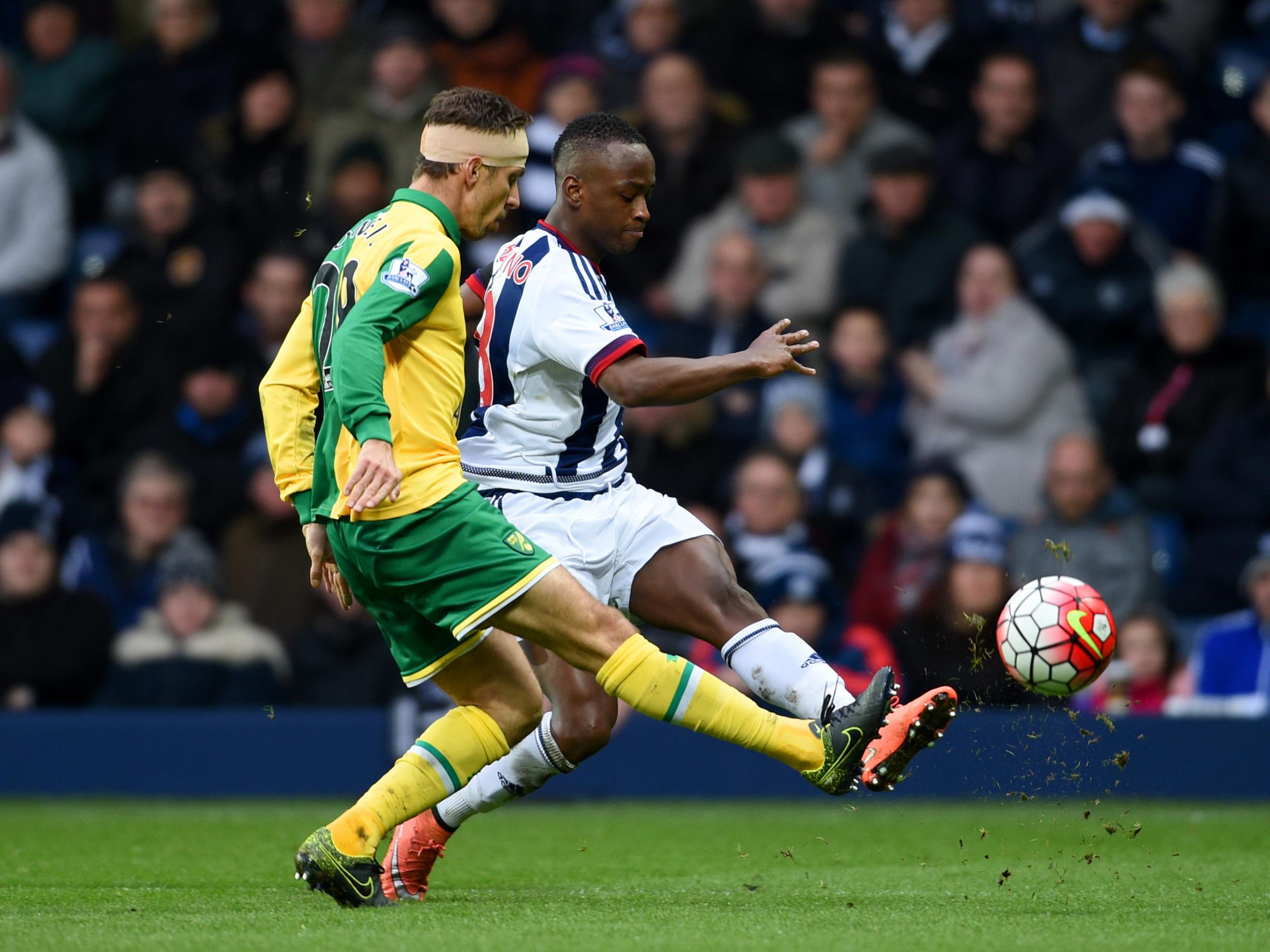 Saido Berahino misses the target for the hosts