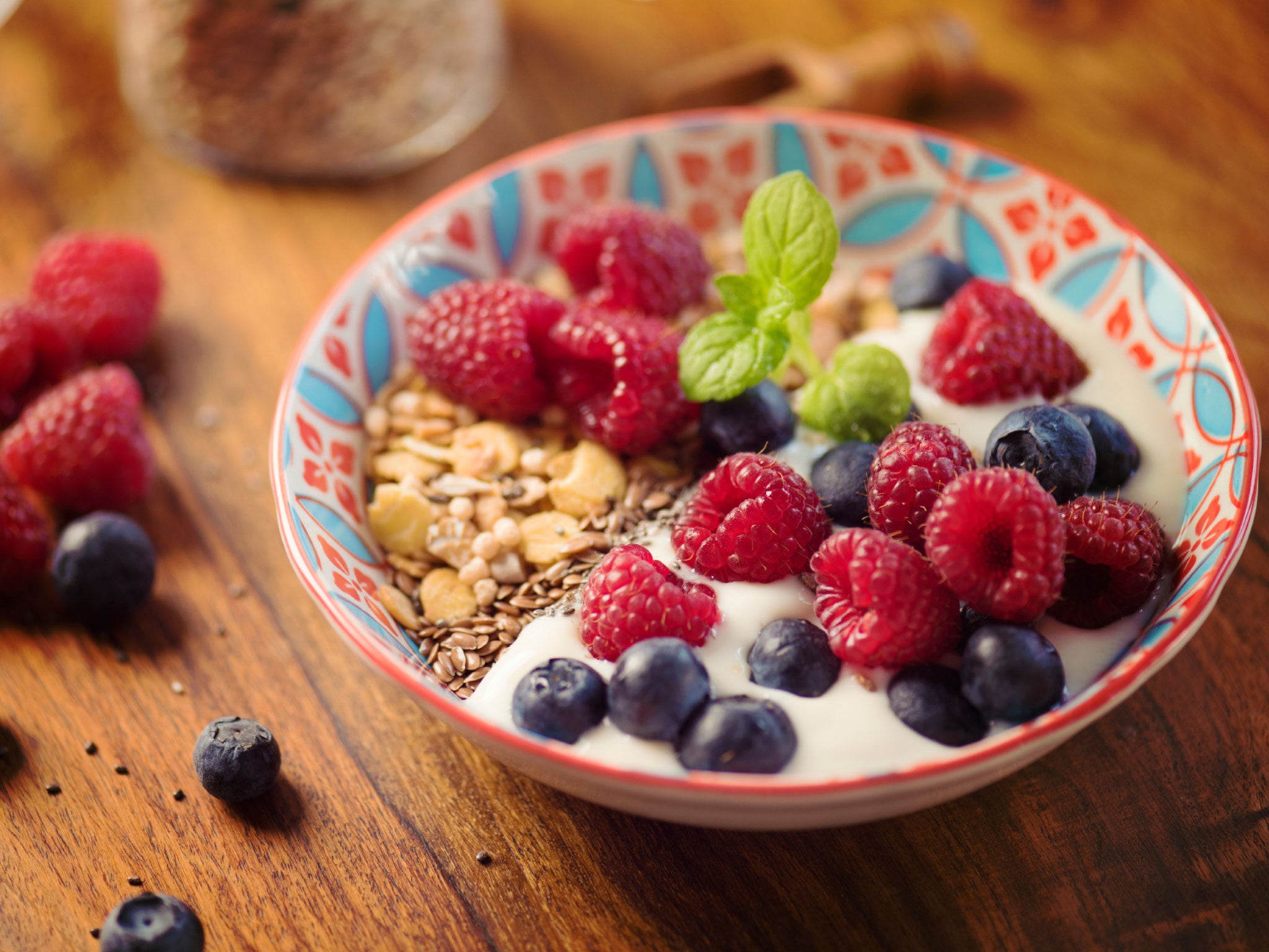 Low-sugar wholemeal cereal with fruit is a healthy option for breakfast