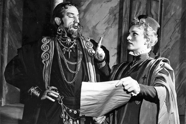 Robert Helpmann as Shylock and British actress Barbara Jefford as Pertia in a 1956 production of Shakespeare's 'The Merchant Of Venice' at the Old Vic theatre in London