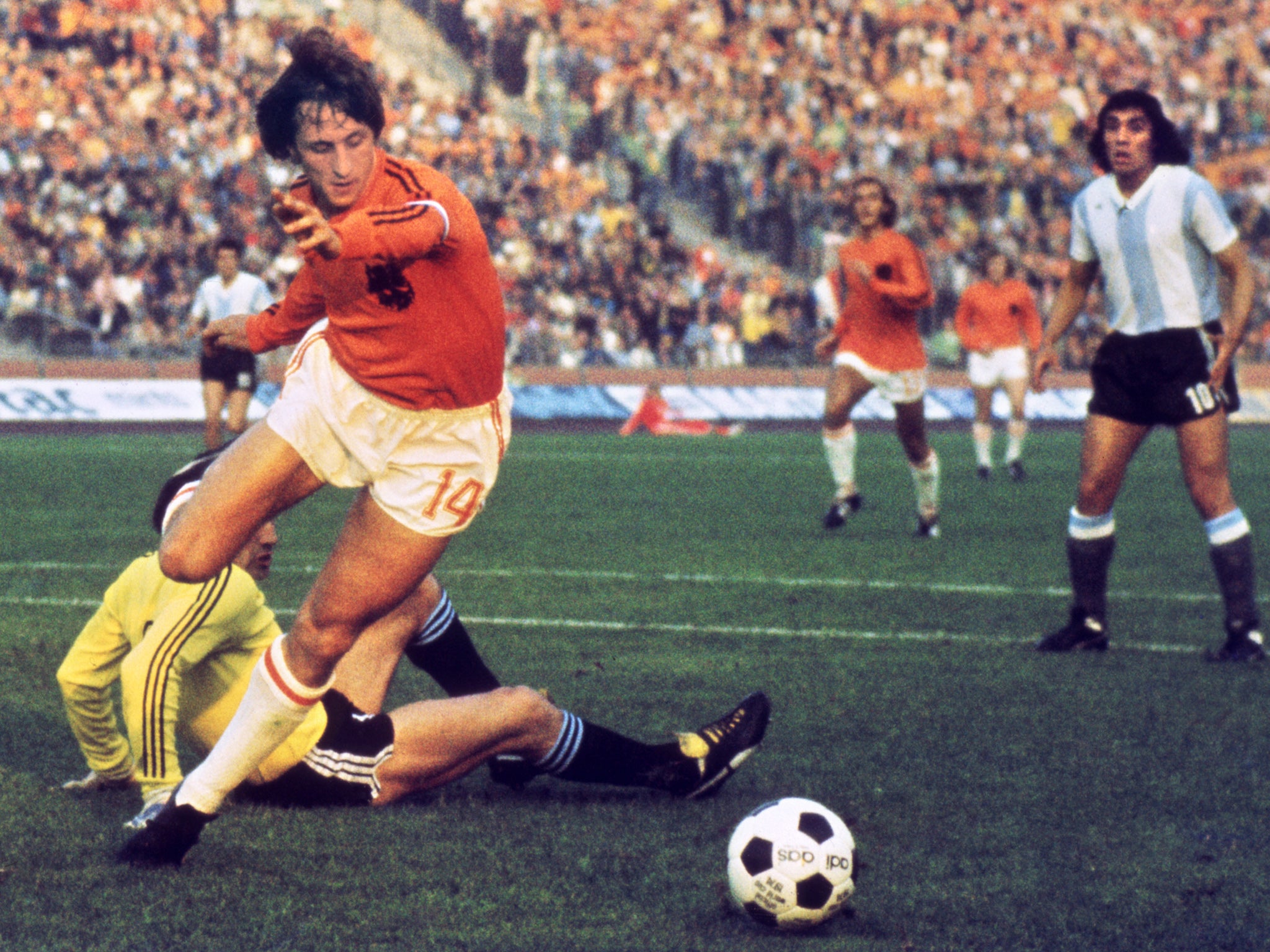 Johan Cruyff in action for the Netherlands during the 1974 World Cup