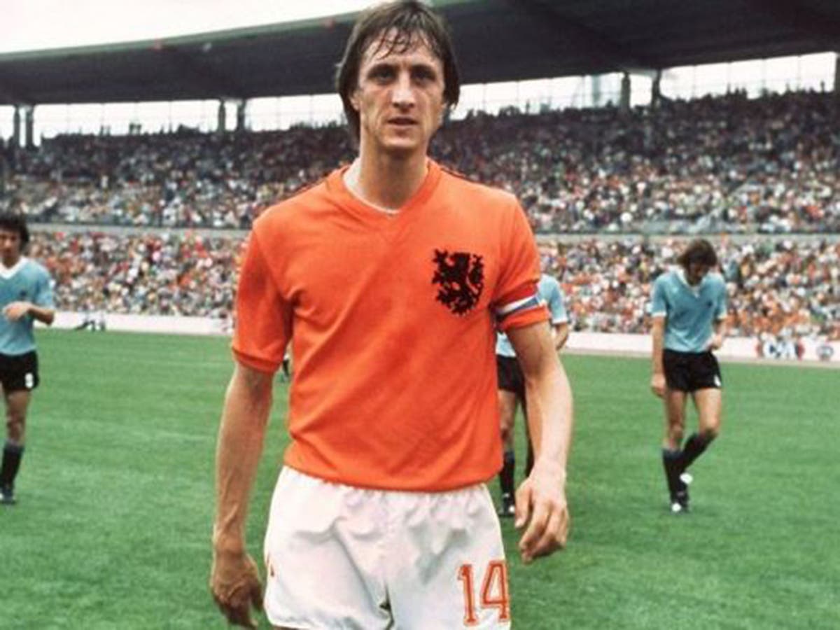 Weekendtas Origineel gas Johan Cruyff: Why the Dutch master wore the famous number 14 shirt | The  Independent | The Independent