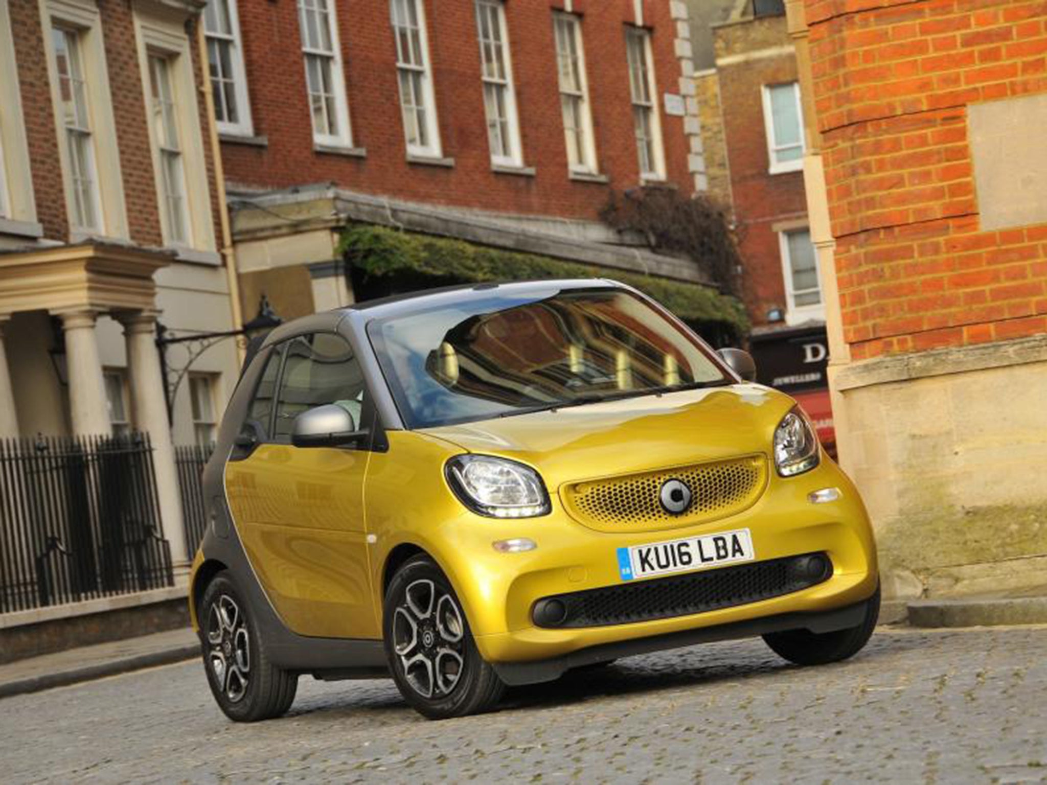 The Fortwo Cabrio is everything you expect of a Smart