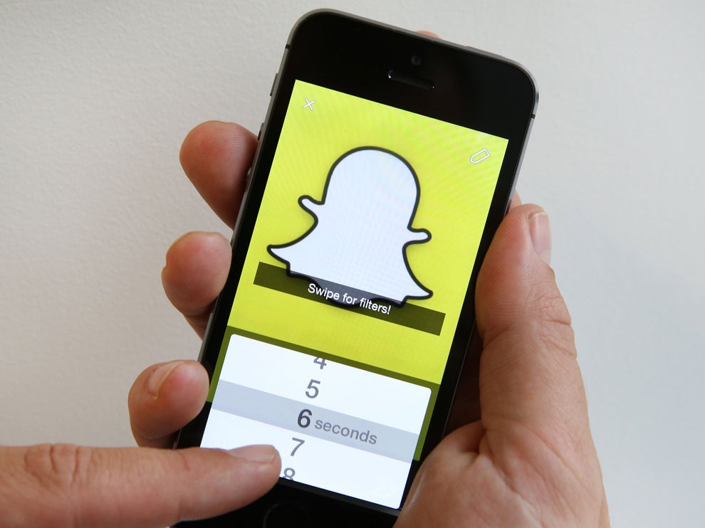 Snapchat Update App Lets ‘face Swapping Feature Use Pictures From