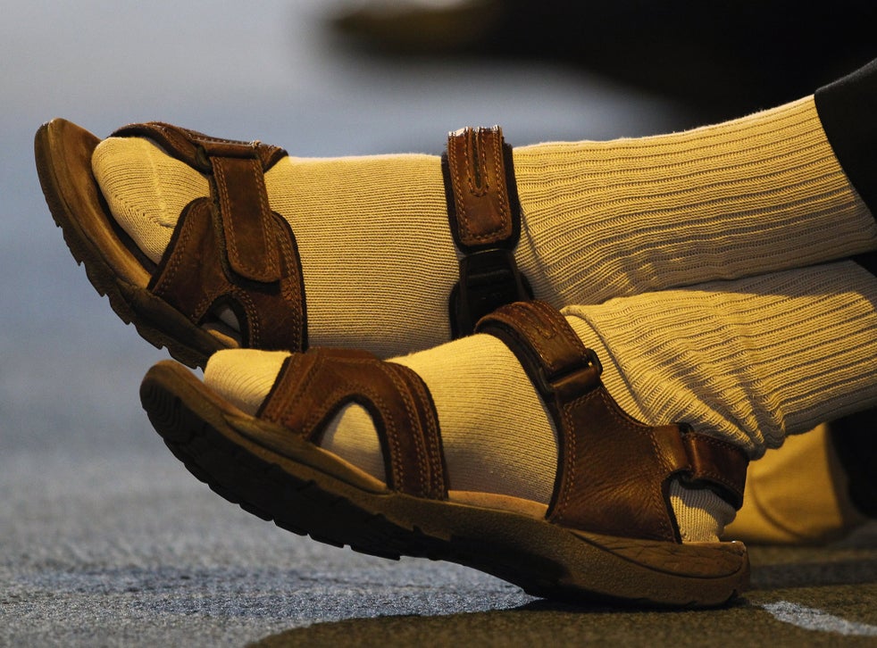 socks and sandals trend 2021