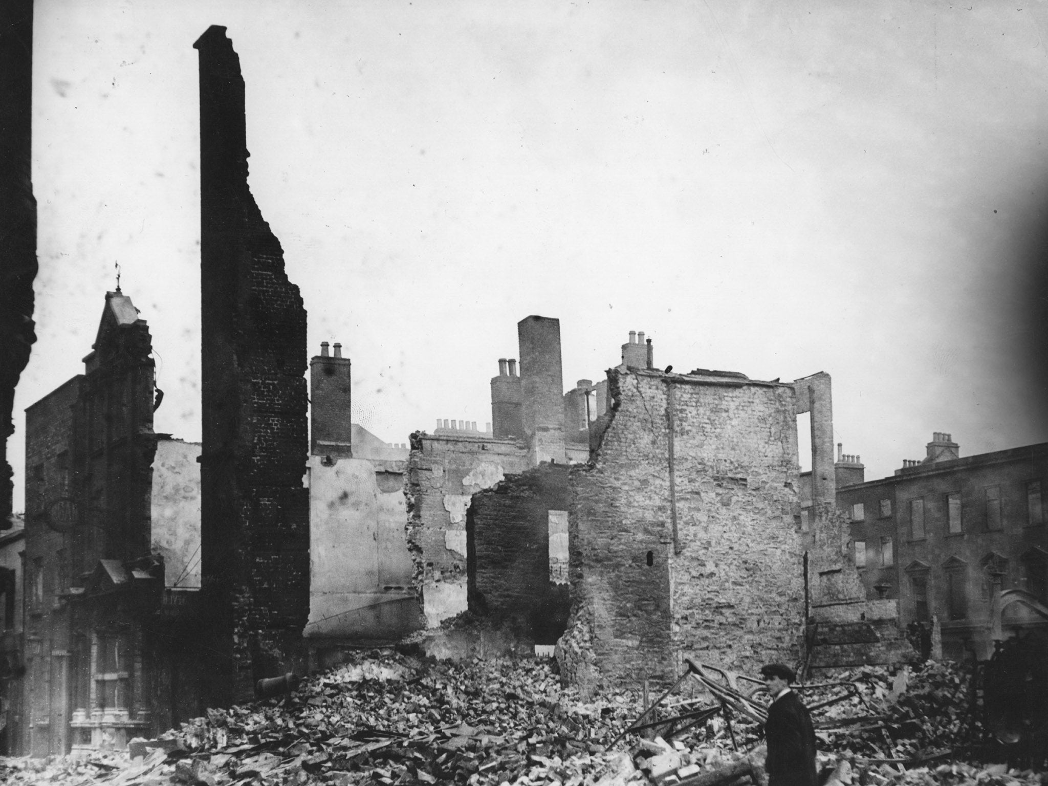 Destroyed buildings in Dublin in 1916