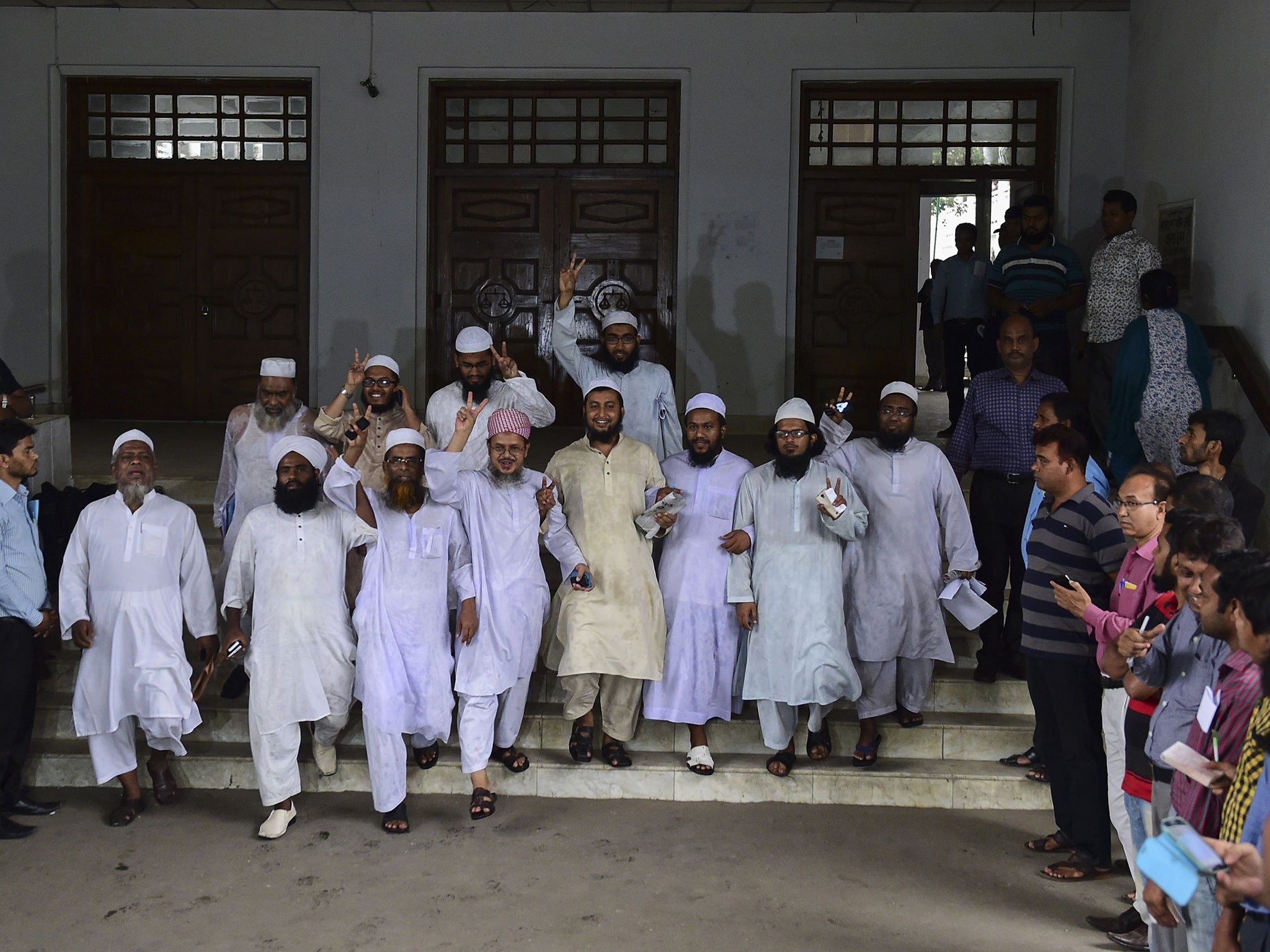 Bangladeshi Islamist leaders celebrate the High Court ruling