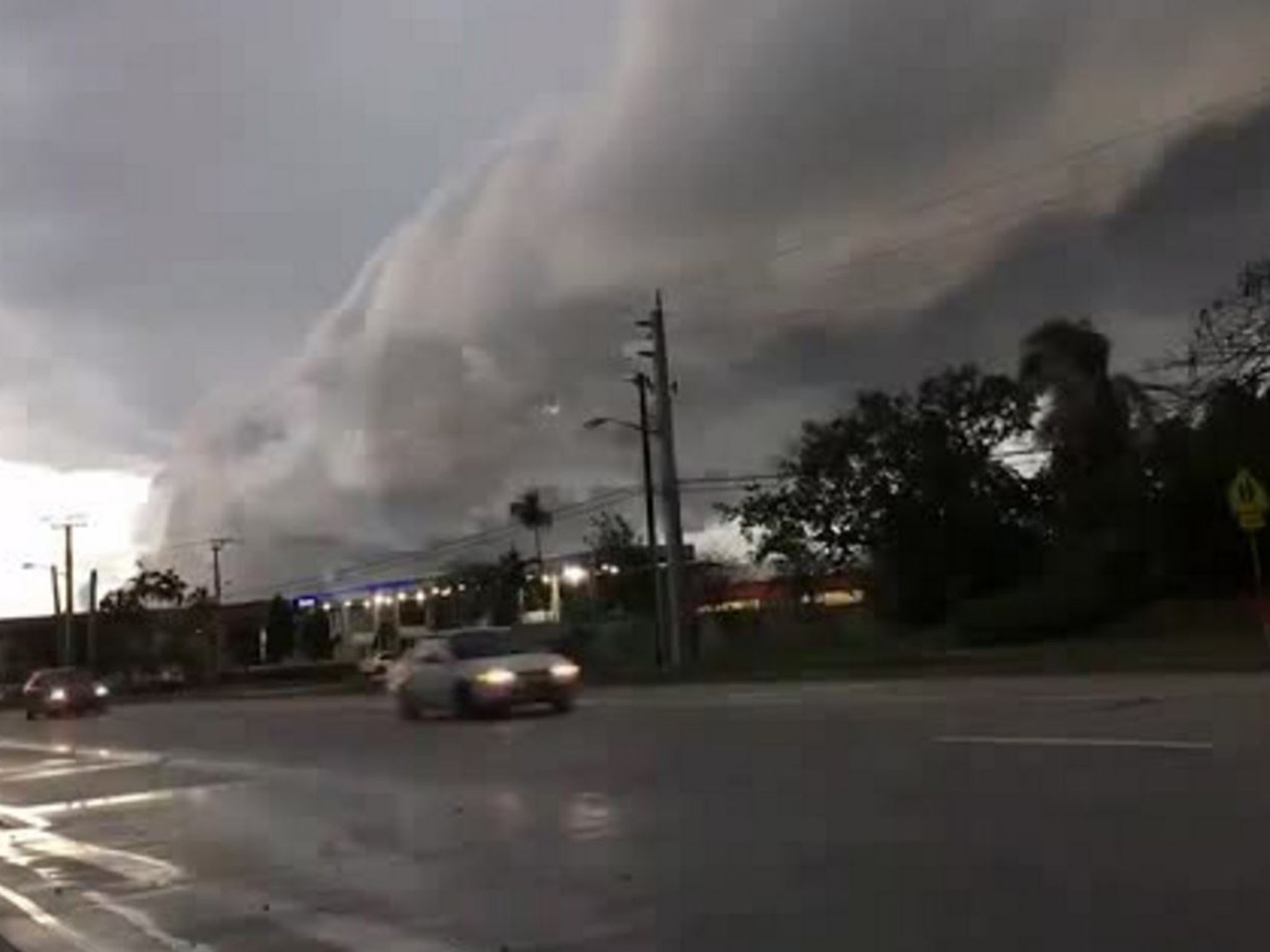 Rare 'roll cloud' phenomenon captured in dramatic timelapse footage