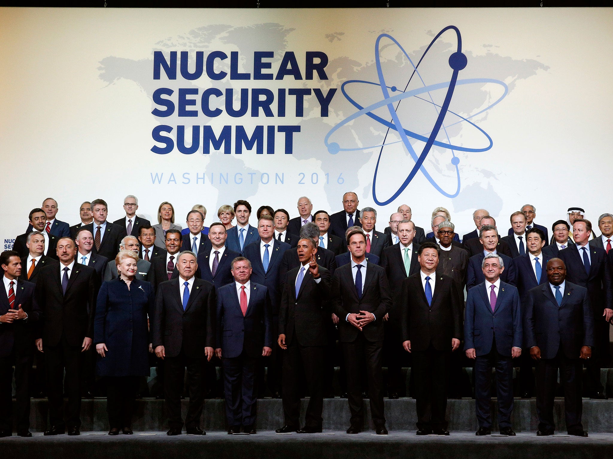 World leaders gather for a 'team photo' during a nuclear summit in Washington, DC, on 1 April, 2016