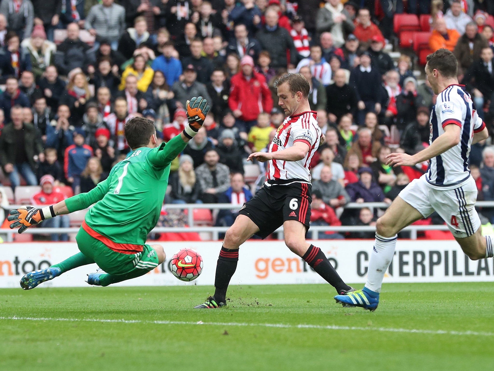 Lee Cattermole's effort is saved by West Brom goalkeeper Ben Foster