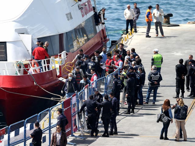 EU migrants are returned to Turkey from Greece.