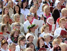 Singing in a choir can help alleviate symptoms of cancer, says study