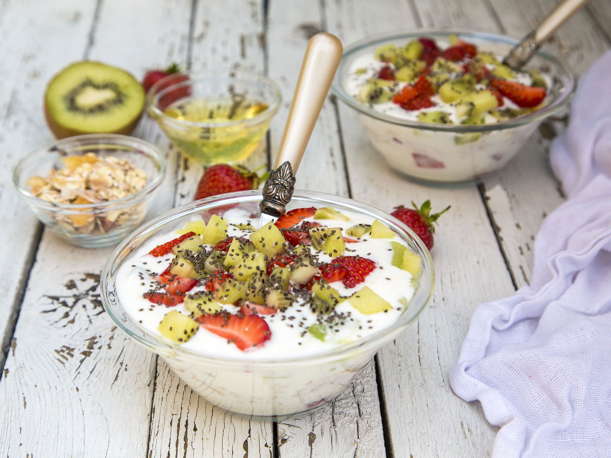 Experts recommend eating yogurt for breakfast
