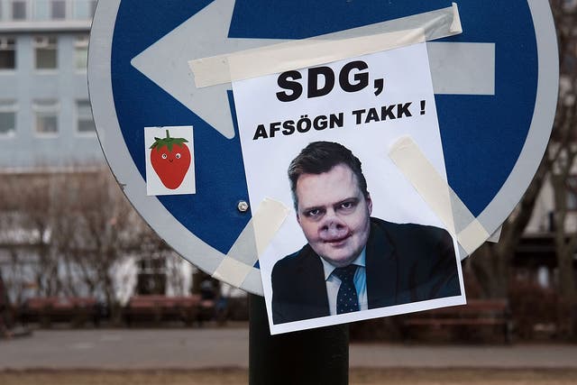 'SDG, please resign!' - Signs like this went up around Reykjavik after it was revealed Icelandic Prime Minister Sigmundur David Gunlaugsson hid assets in an offshore shell company. His stepping down makes him the first casualty of the Panama Papers leak.