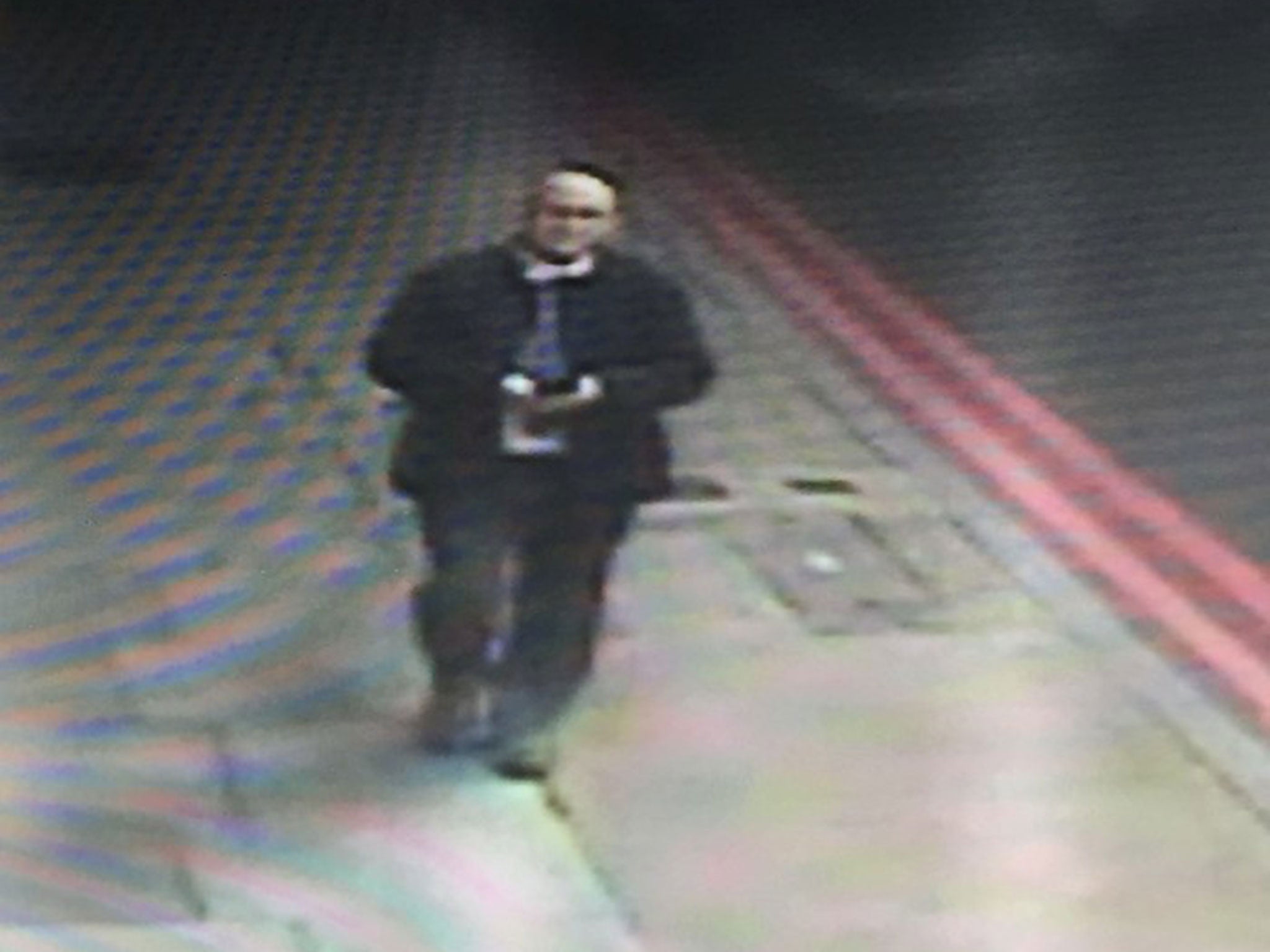 PC Gordon Semple was last seen on CCTV in Great Guildford Street near London Bridge at 3pm on Friday, he can be seen looking at his mobile telephone, but not making or receiving a call