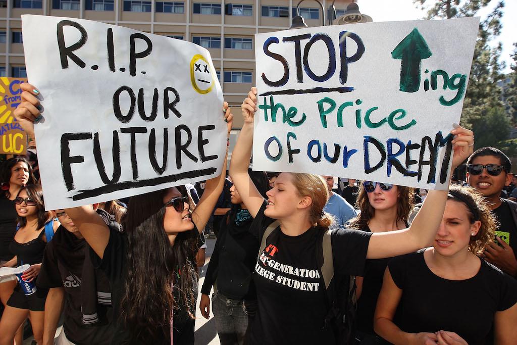 More than 40 per cent of Americans are not repaying billions in student ...